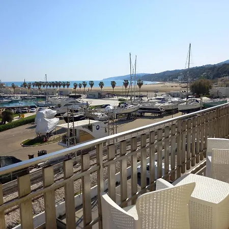 Amare Bed & Breakfast 3*